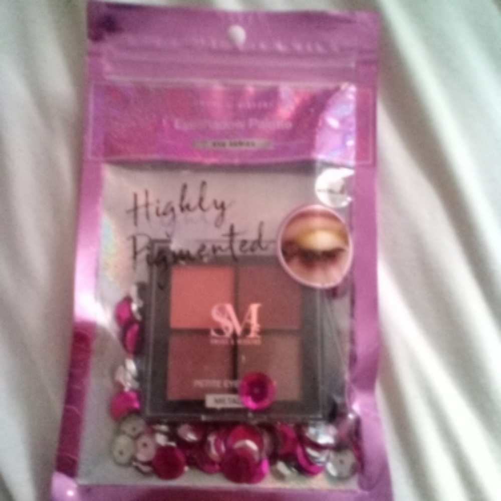 Smoke and Mirrors Eyeshadow Palette